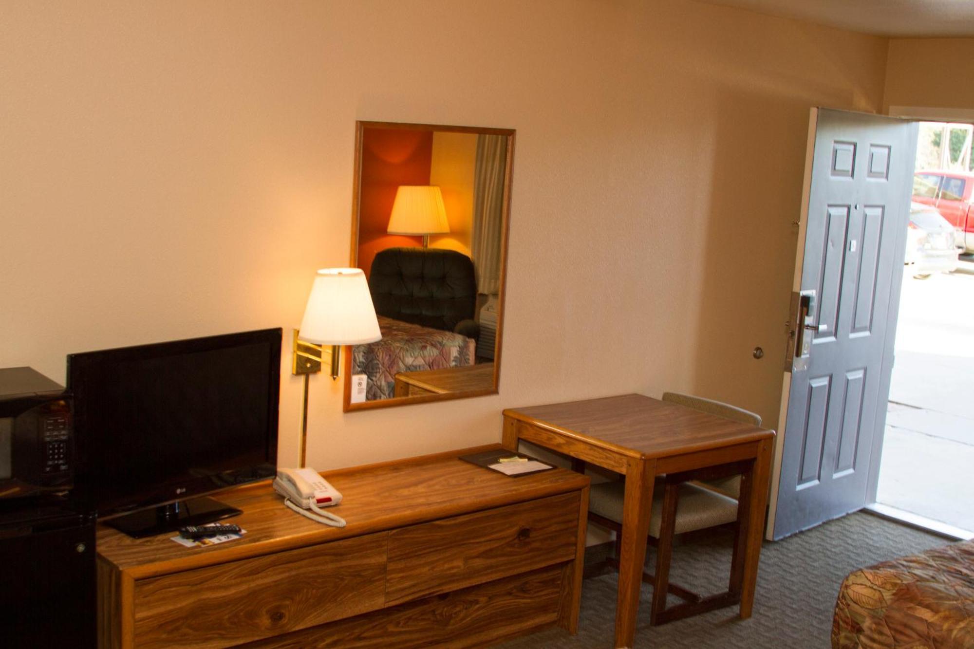 Cottonwood Inn & Suites Phillipsburg 객실 사진