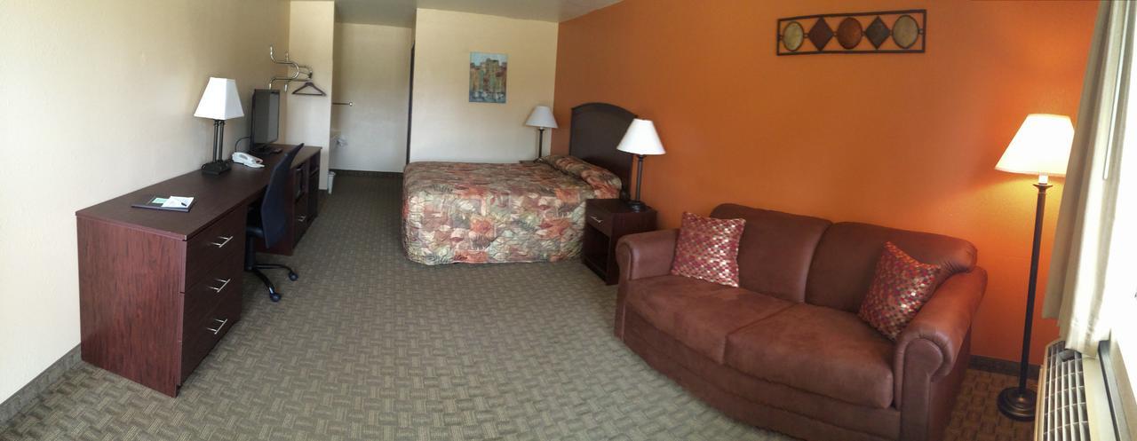 Cottonwood Inn & Suites Phillipsburg 외부 사진